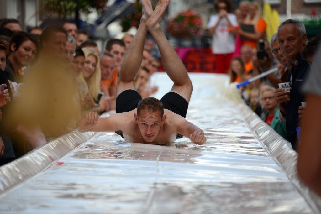 ../Images/Donderdag kermis 054.jpg